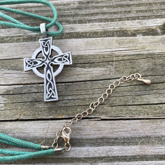 Celtic cross necklace pewter in double strand green cord necklace - Picture 6 of 7